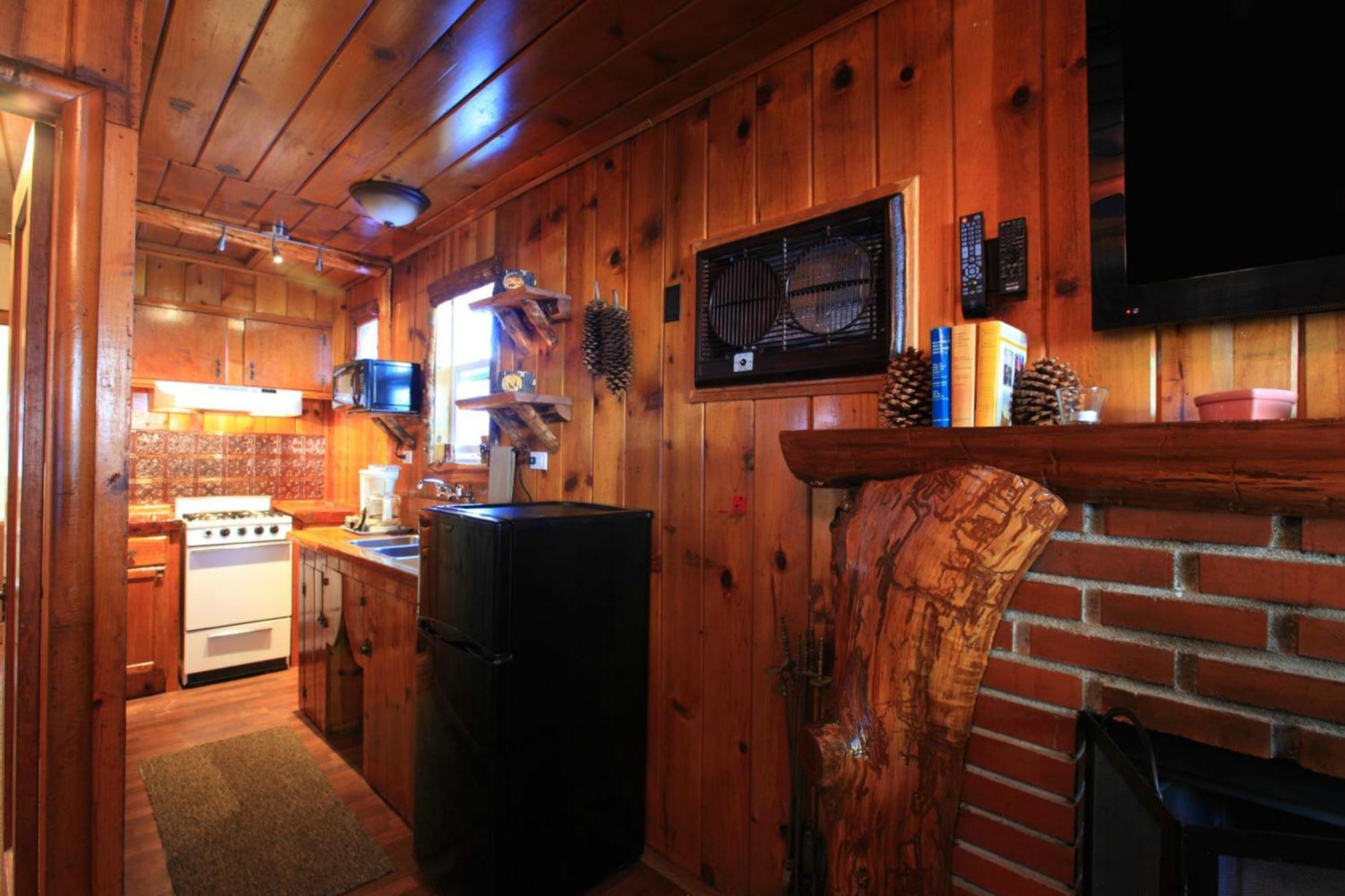 Sleepy Hollow Cabins & Hotel Crestline Екстер'єр фото