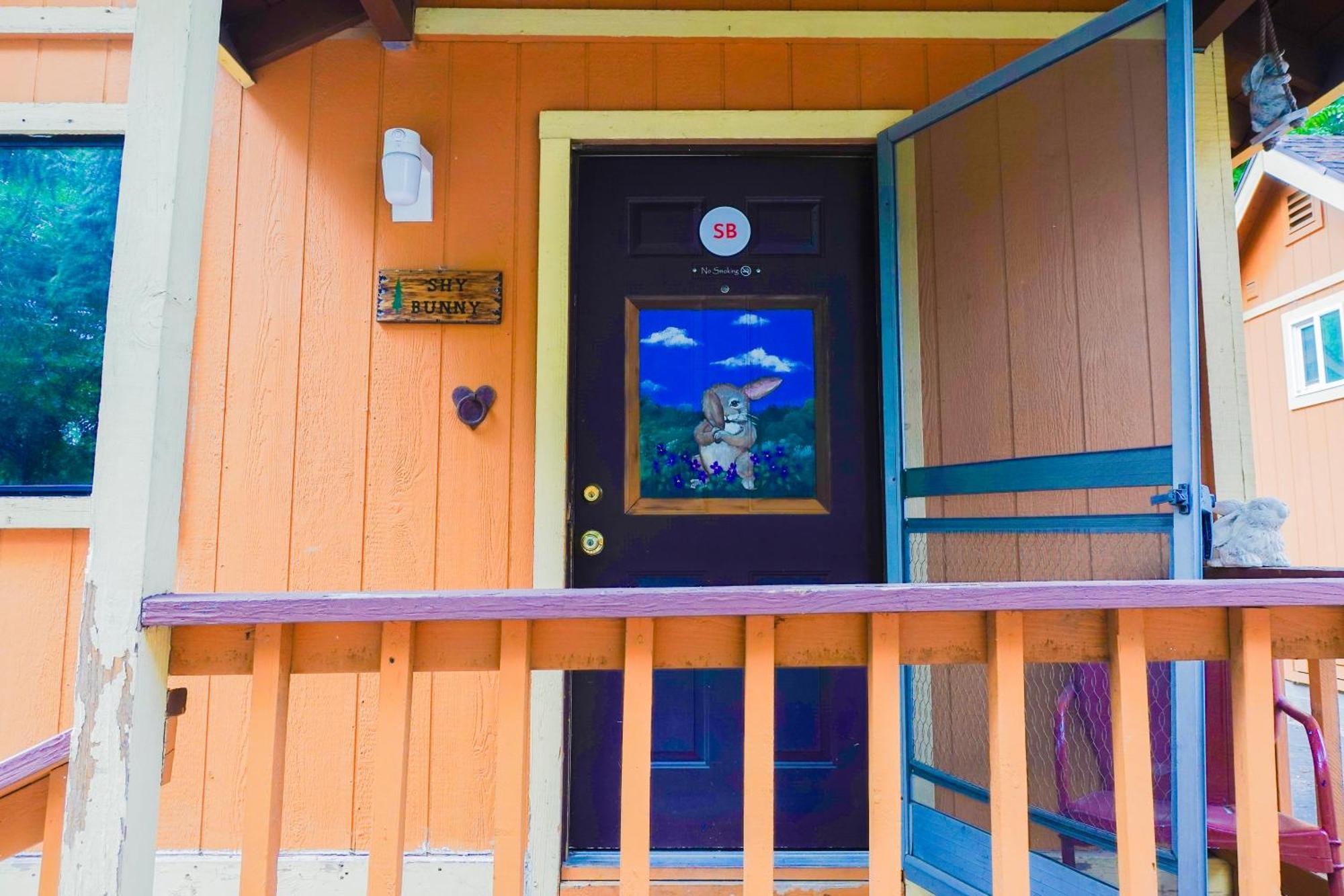 Sleepy Hollow Cabins & Hotel Crestline Екстер'єр фото