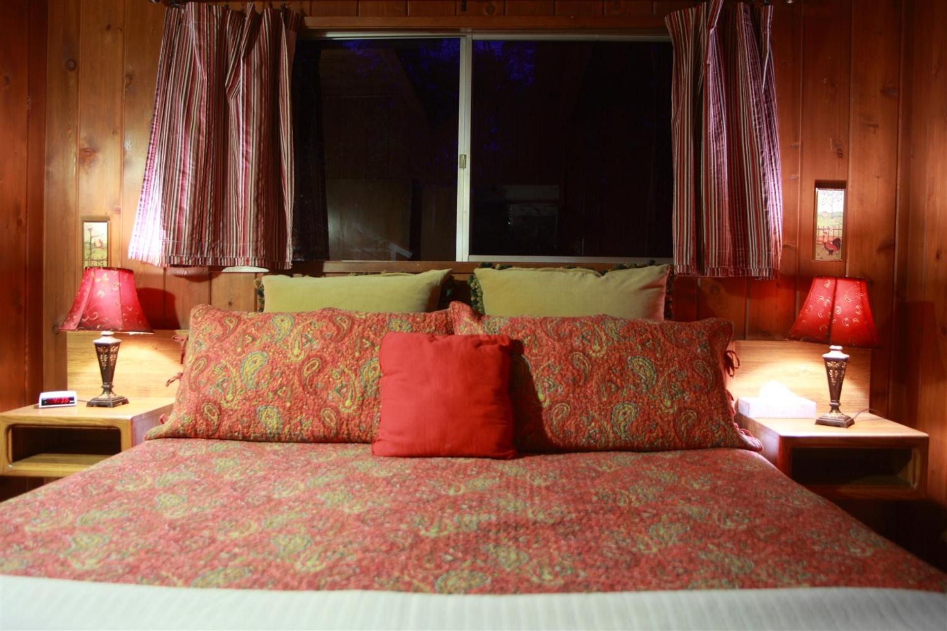 Sleepy Hollow Cabins & Hotel Crestline Екстер'єр фото