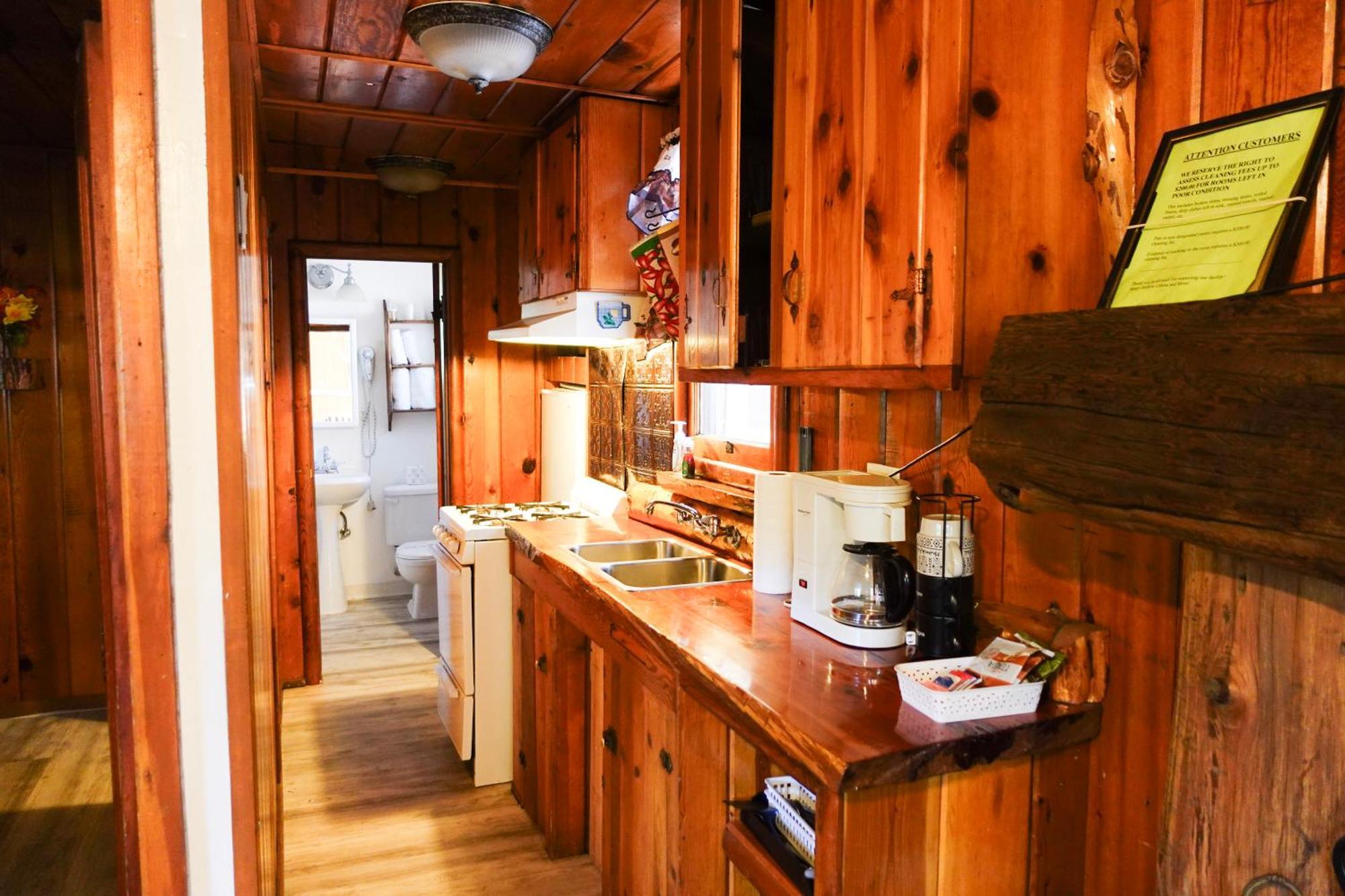 Sleepy Hollow Cabins & Hotel Crestline Екстер'єр фото