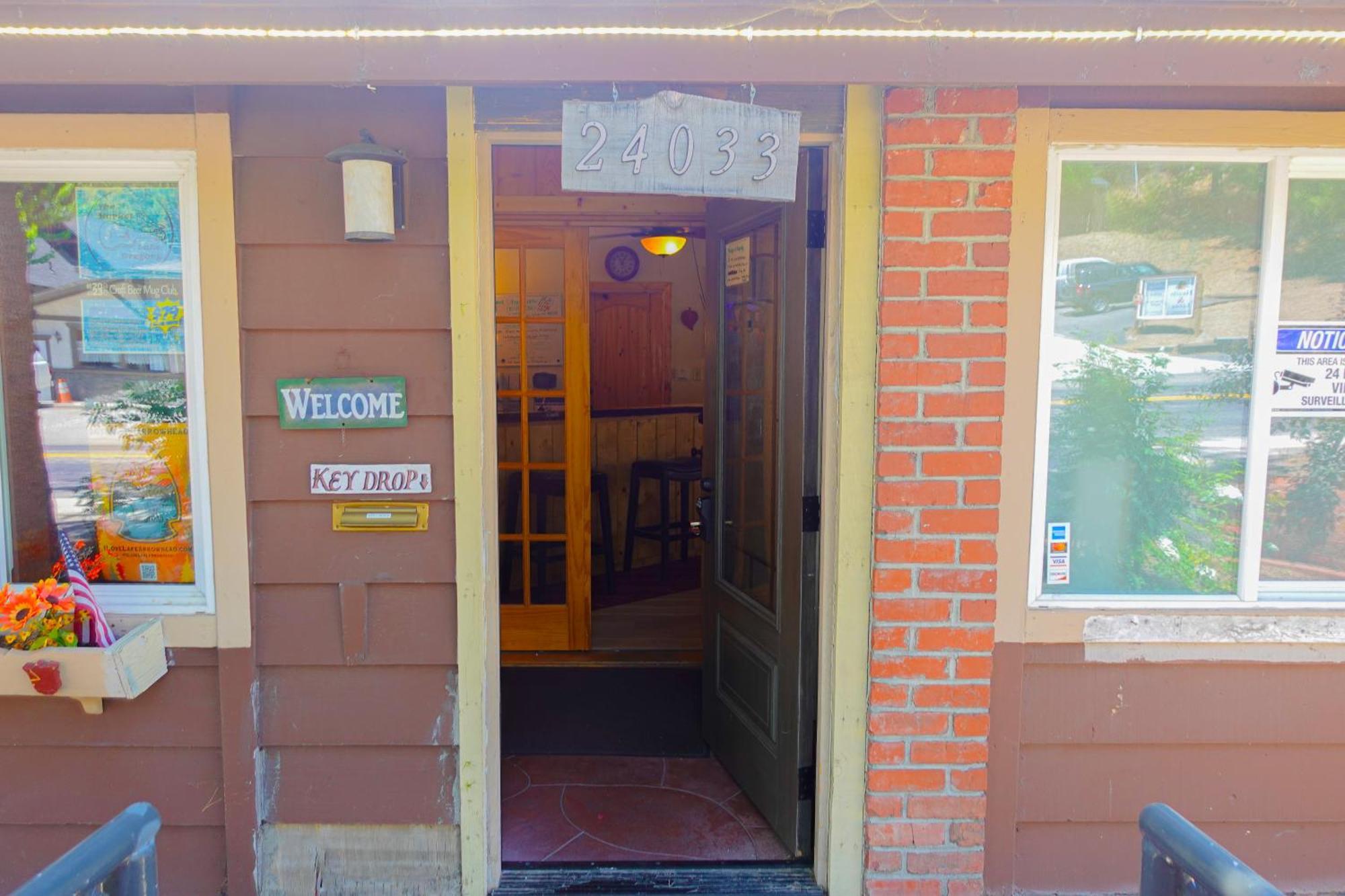 Sleepy Hollow Cabins & Hotel Crestline Екстер'єр фото