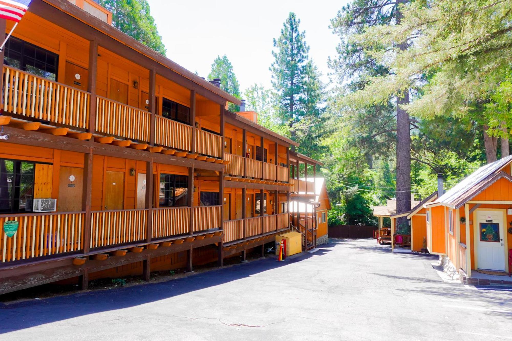 Sleepy Hollow Cabins & Hotel Crestline Екстер'єр фото